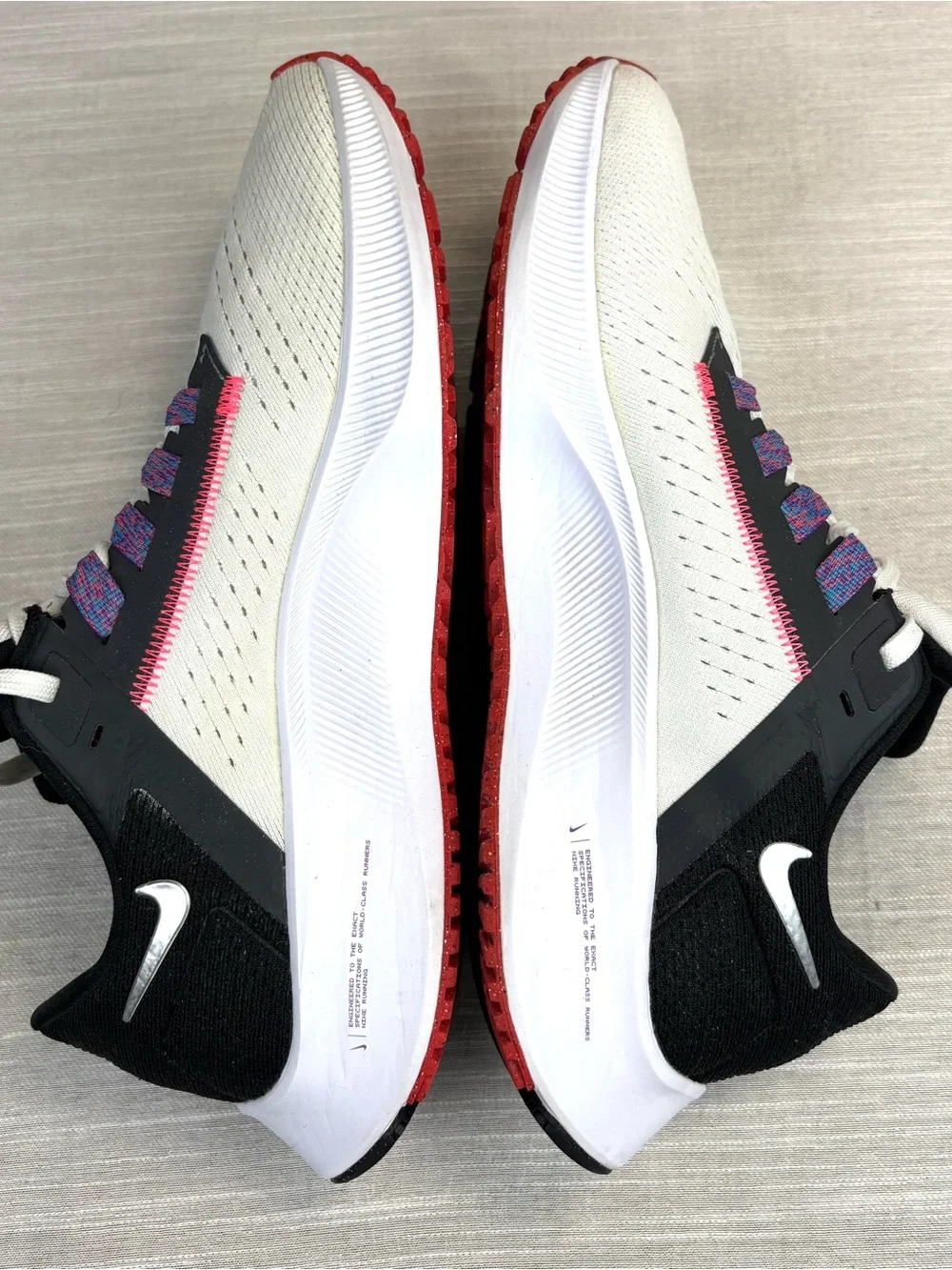 Size 9 - Nike Air Zoom Pegasus 38 White Metallic Silver W